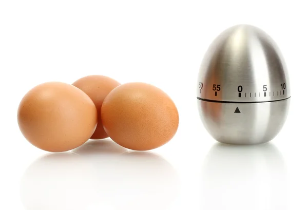 Zegar jaj oraz jaj, na białym tle — Zdjęcie stockowe