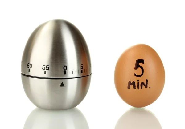 Таймер яйця і яйце ізольовані на білому — стокове фото