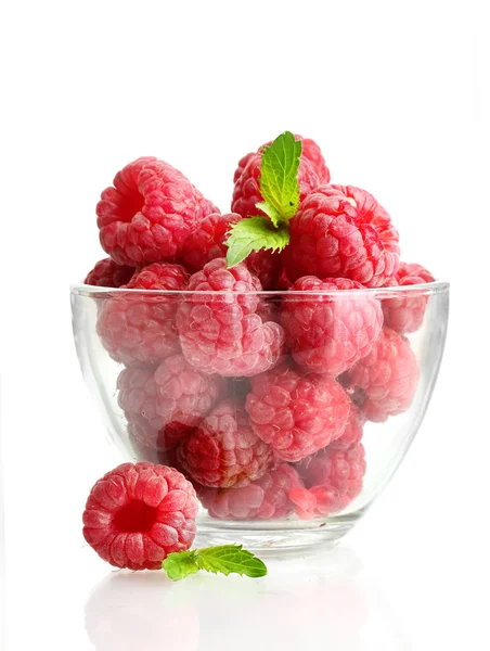 Ripe raspberries with mint in glass bowl isolated on white — Stock Photo, Image