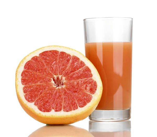 Grapefruktjuice og grapefrukt isolert på hvit – stockfoto