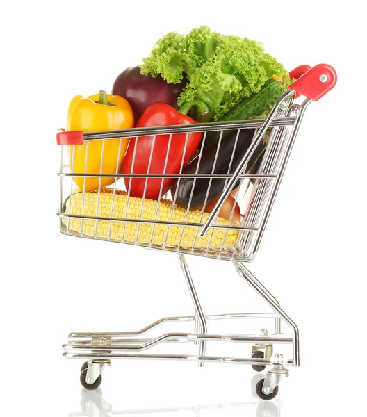 Verse groenten in metalen trolley geïsoleerd op witte achtergrond — Stockfoto