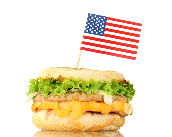 Leckeres Sandwich mit amerikanischer Flagge, isoliert auf weiß — Stockfoto