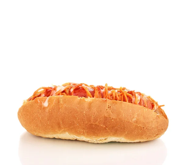Appetitoso hot dog isolato su bianco — Foto Stock