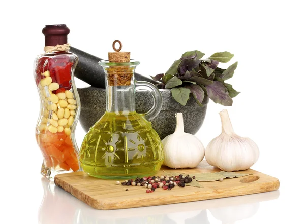 Set de ingrediente și condimente pentru gătit izolat pe alb — Fotografie, imagine de stoc