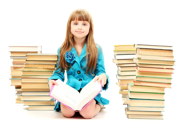 Κοριτσάκι με ένα βιβλία που απομονώνονται σε λευκό — Φωτογραφία Αρχείου