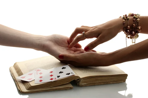 Читання ліній руки в руках жінки ізольовані на білому — стокове фото