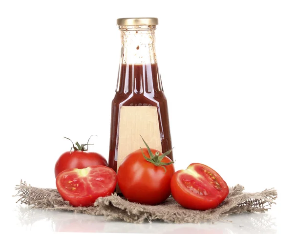 Salsa di pomodoro in bottiglia isolata su bianco — Foto Stock