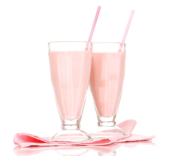 Розовые молочные коктейли изолированы на белом — стоковое фото
