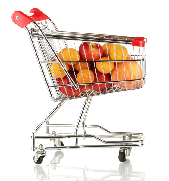 Fruta madura en carro de metal aislado en blanco — Foto de Stock