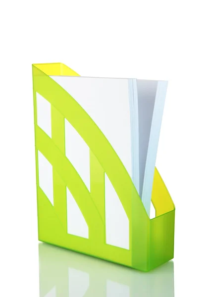 Bandeja verde para papéis isolados em branco — Fotografia de Stock