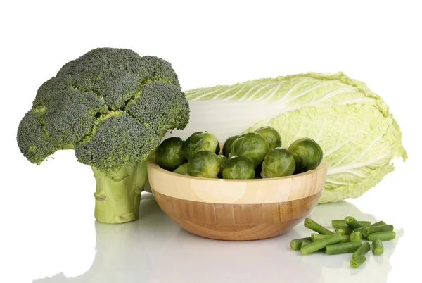 Brussels sprouts in wooden bowl with broccoli and cabbage isolated on white — Stock Photo, Image