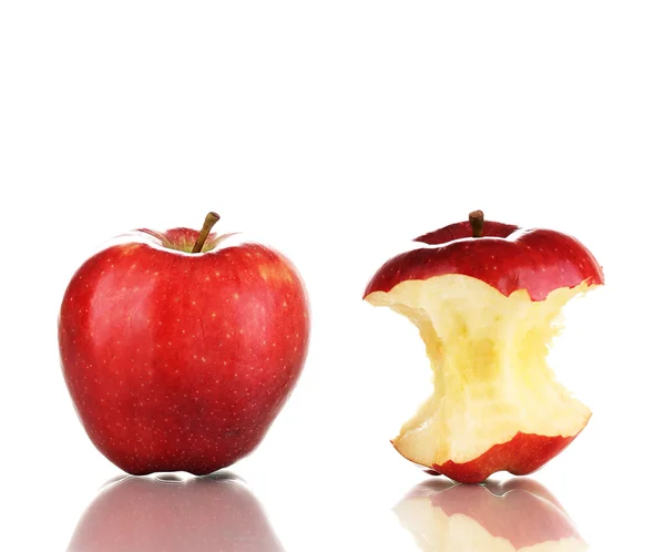Rode aangebeten appel en hele apple geïsoleerd op wit — Stockfoto