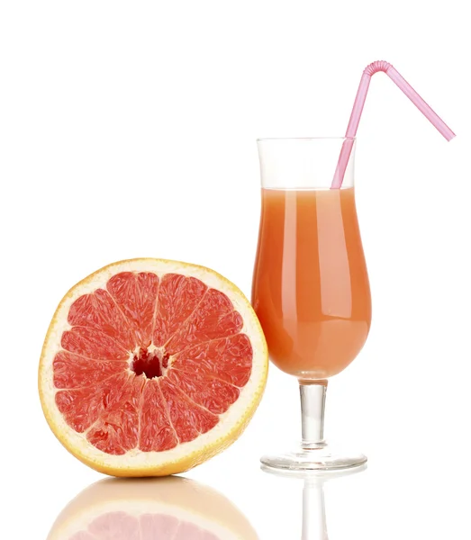 Glas van grapefruitsap geïsoleerd op wit — Stockfoto