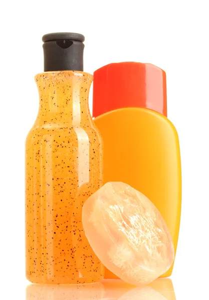 Flessen van cosmetica en zeep geïsoleerd op wit — Stockfoto