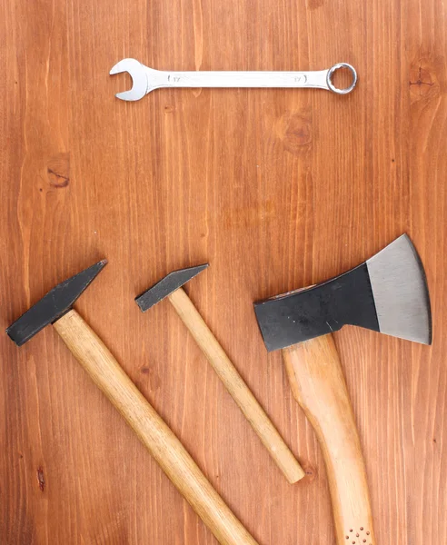 Набор инструментов на деревянном фоне — стоковое фото