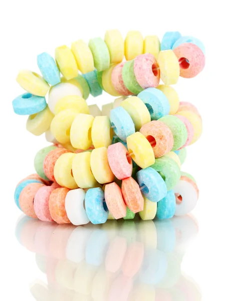 Caramelle a colori su corda isolata su bianco — Foto Stock