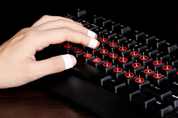 Painful typing on keyboard close-up — Stock Photo, Image