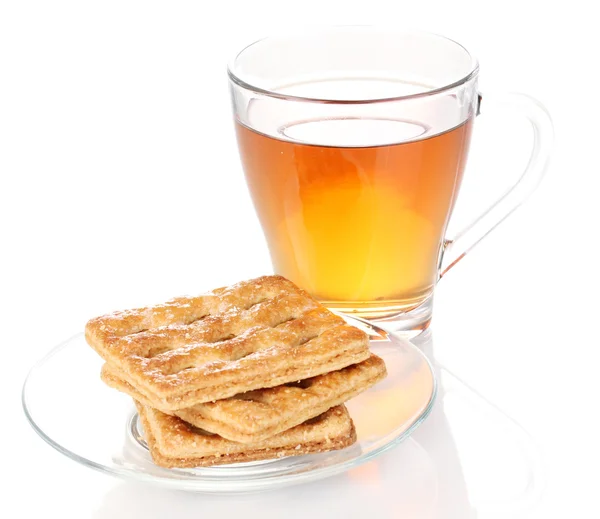 Taza de té y galletas aisladas en blanco — Foto de Stock