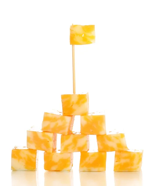 Sýrová pyramida izolované na bílém — Stock fotografie