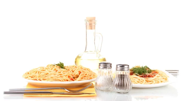 Composición de deliciosos espaguetis cocidos con salsa de tomate aislado en blanco —  Fotos de Stock