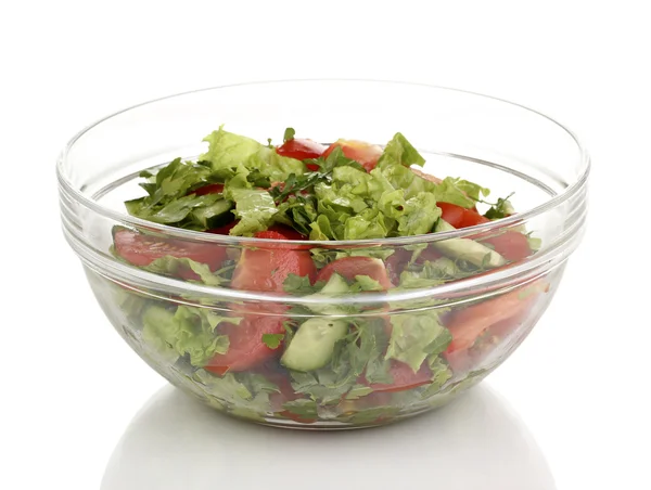Taze salata domates ve salatalık üzerinde beyaz izole — Stok fotoğraf