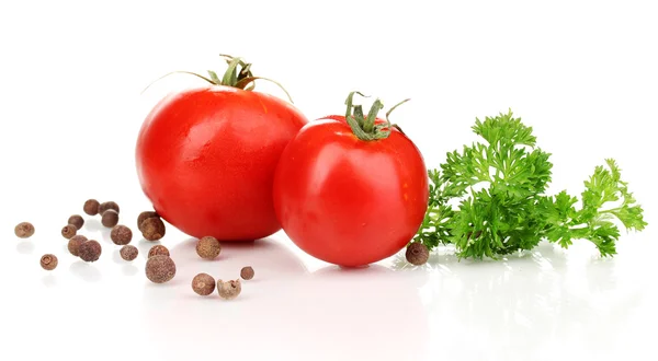 Tomates maduros isolados em branco — Fotografia de Stock