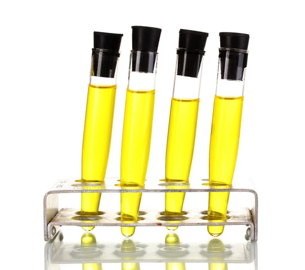 Tubos de ensayo con líquido amarillo aislado sobre blanco —  Fotos de Stock