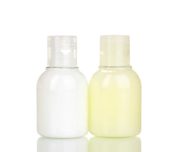 Hotel bottiglie cosmetiche isolate su bianco — Foto Stock