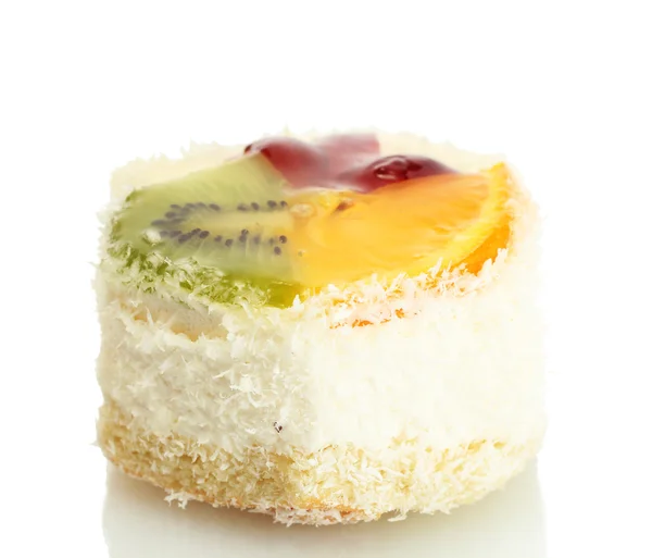 Zoete cake met vruchten geïsoleerd op wit — Stockfoto
