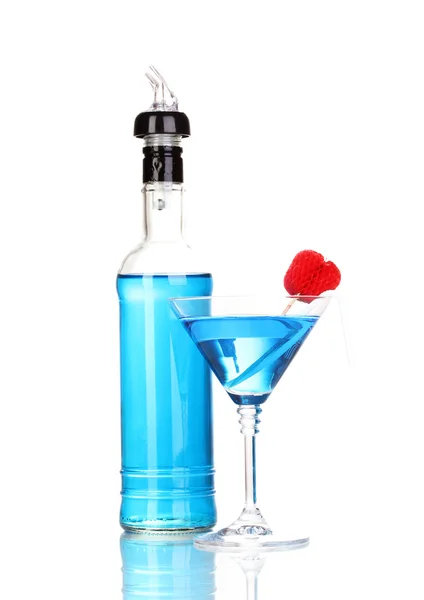 Smakelijke blauw cocktail geïsoleerd op wit — Stockfoto