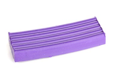 Çocuk parlak hamuru üzerine beyaz izole