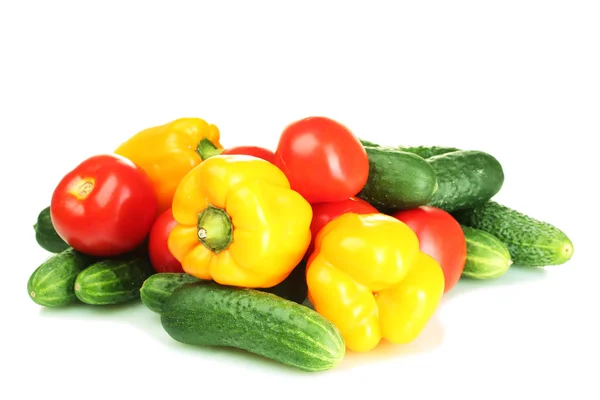 Verduras frescas aisladas en blanco —  Fotos de Stock
