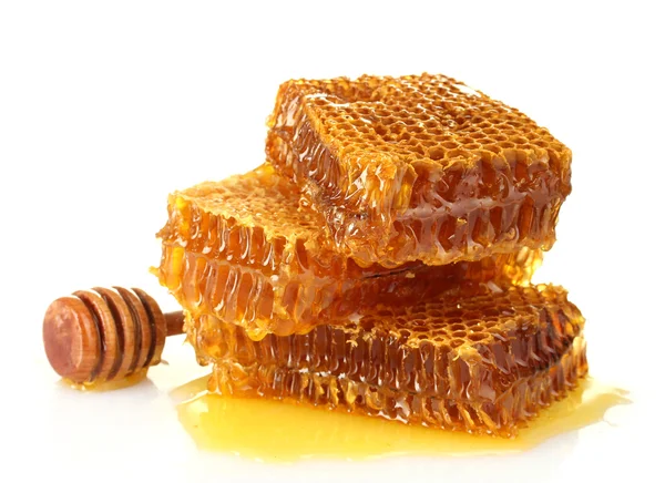 Favo de mel doce e drizzler de madeira, isolado em branco — Fotografia de Stock