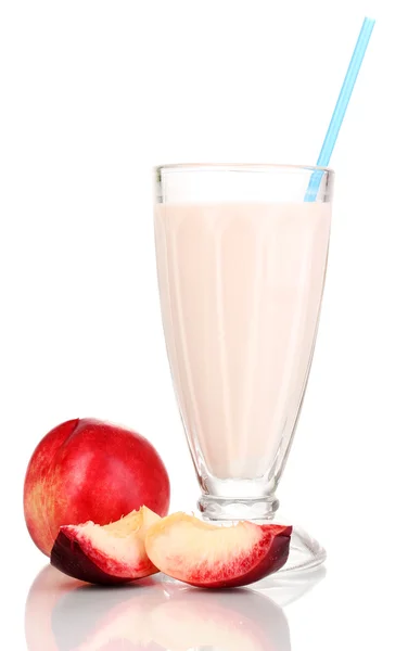 Persika mjölk shake isolerad på vit — Stockfoto