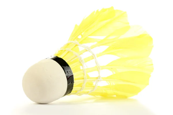 Κίτρινο φτερό shuttlecock απομονωθεί σε λευκό — Φωτογραφία Αρχείου
