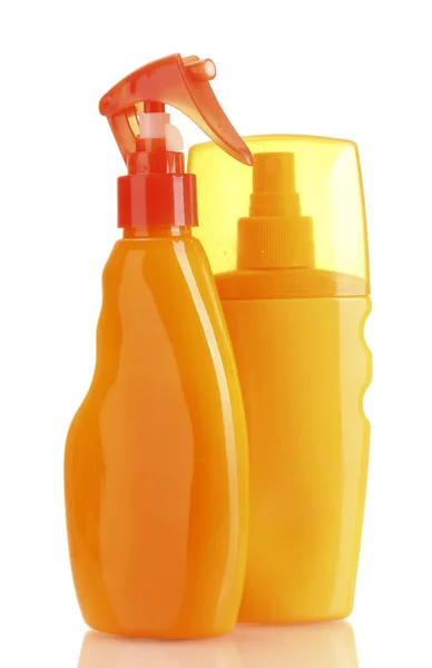 Flaschen mit Sonnencreme isoliert auf weiß — Stockfoto