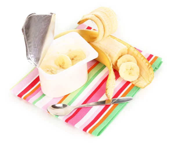 Γιαούρτι με μπανάνα που απομονώνονται σε λευκό — Φωτογραφία Αρχείου