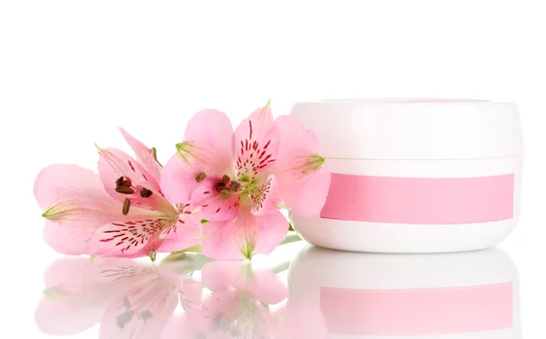 Pots de crème avec fleur isolé sur blanc — Photo