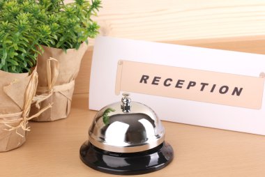 otel resepsiyonu üzerinde beyaz izole
