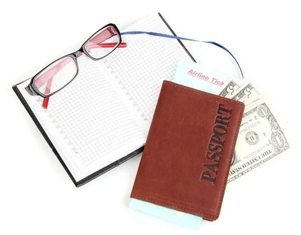 Pasaporte y billete aislados en blanco — Foto de Stock