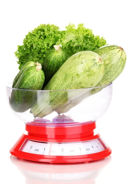 Čerstvé zeleniny v měřítkách izolovaných na bílém — Stock fotografie