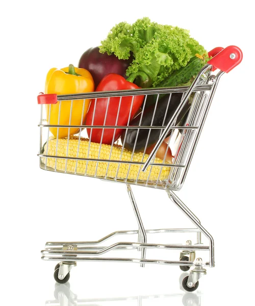 Świeże warzywa w wózek metal na białym tle — Zdjęcie stockowe