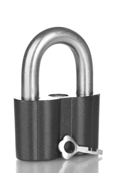 Cadeado velho com chave isolada no fundo branco — Fotografia de Stock