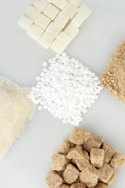 Sötningsmedel med vitt och brunt socker närbild — Stockfoto