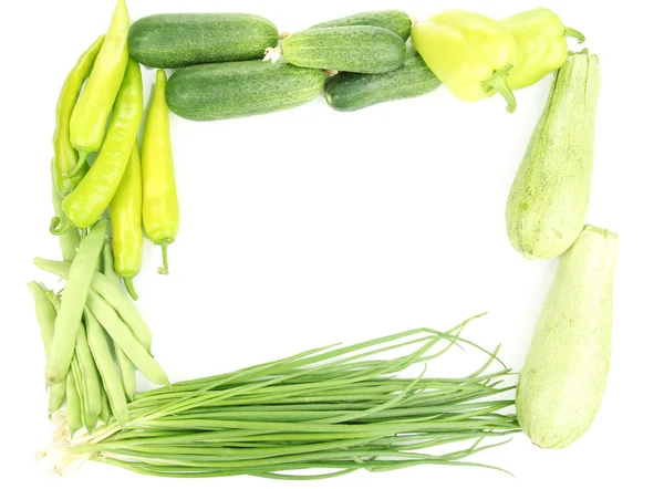 Verse groene groenten geïsoleerd op wit — Stockfoto