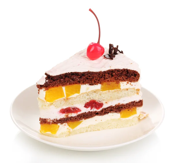 Vrstvený ovocný dort izolované na bílém — Stock fotografie