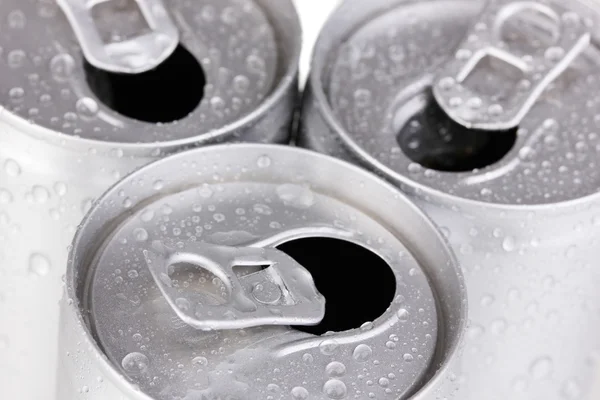Aluminum cans with water drops close-up — Stock Photo, Image