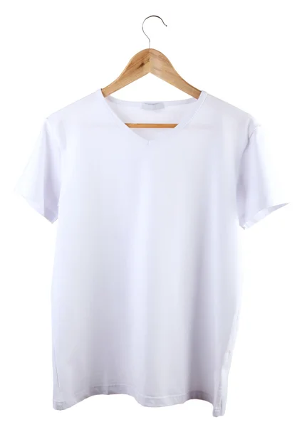 Біла футболка на вішалці ізольована на білому — стокове фото