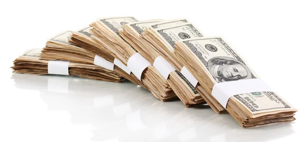Birçok 100 dolarlık banknotlar yakın çekim üzerinde beyaz izole — Stok fotoğraf