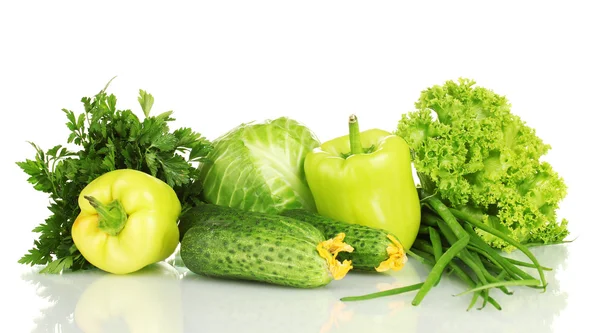 Πράσινα λαχανικά που απομονώνονται σε λευκό — Φωτογραφία Αρχείου